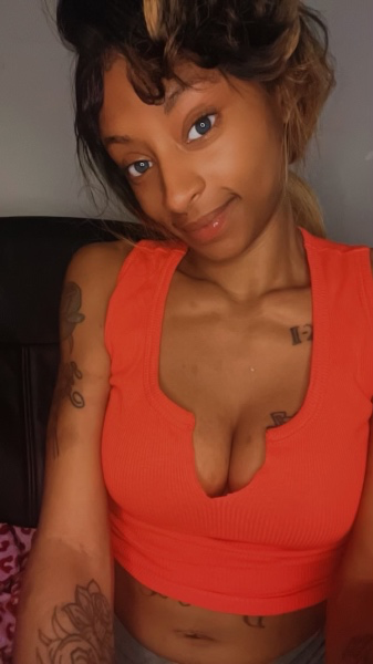 msindigo4's tweet photo. Make sure y’all check me out on twitch @pinkxtrme  check out my wishlist here also 😘😘 https://t.co/sReY5PJxtS https://t.co/5BxCiJsVkN