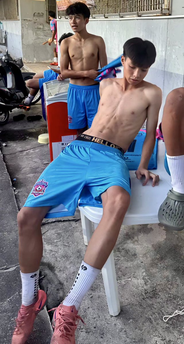 Xball__zoom's tweet photo. หุ่นลีน 🤤 https://t.co/pdBC1Ajjn5