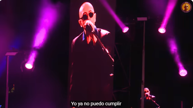 CarlosMaslaton's tweet photo. Empiezo por el final
Terminaré en el principio
Mis intereses, quizá
No fueron saludables
Yo ya no puedo cumplir
Hazañas que prometí
Solo seguir cantando
Más de una vez me escuché decir
Que en la resistencia está
Todo el hidalgo valor de la vida
Yo ya no puedo cumplir
Hazañas que prometí
Solo esperar cantando