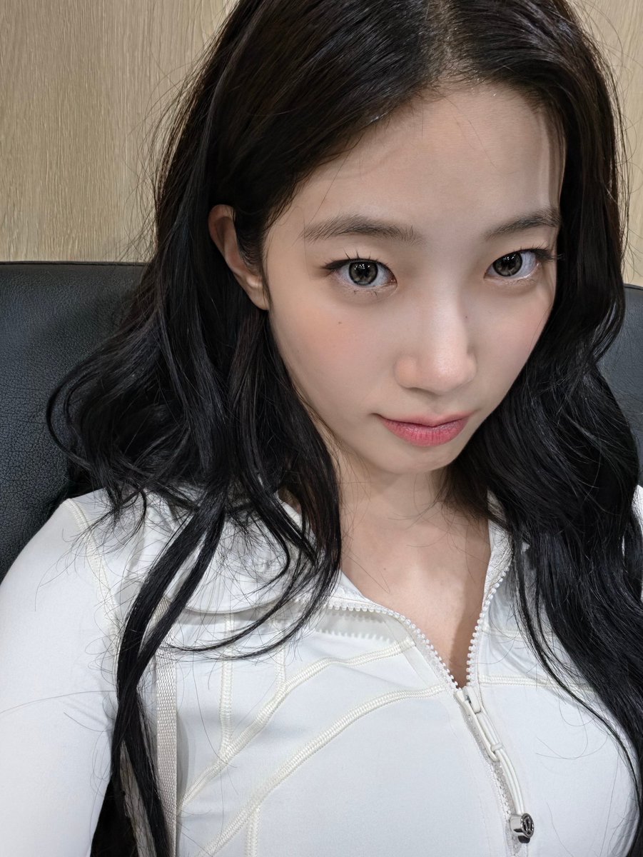 swanjooha's tweet photo. 260607 #KAZUHA 💬

🌿 weverse con is finally over too
🌿 i really sweat a lot 
🌿 ㅋㅋㅋㅋㅋㅋ https://t.co/9zZaDCH7PK