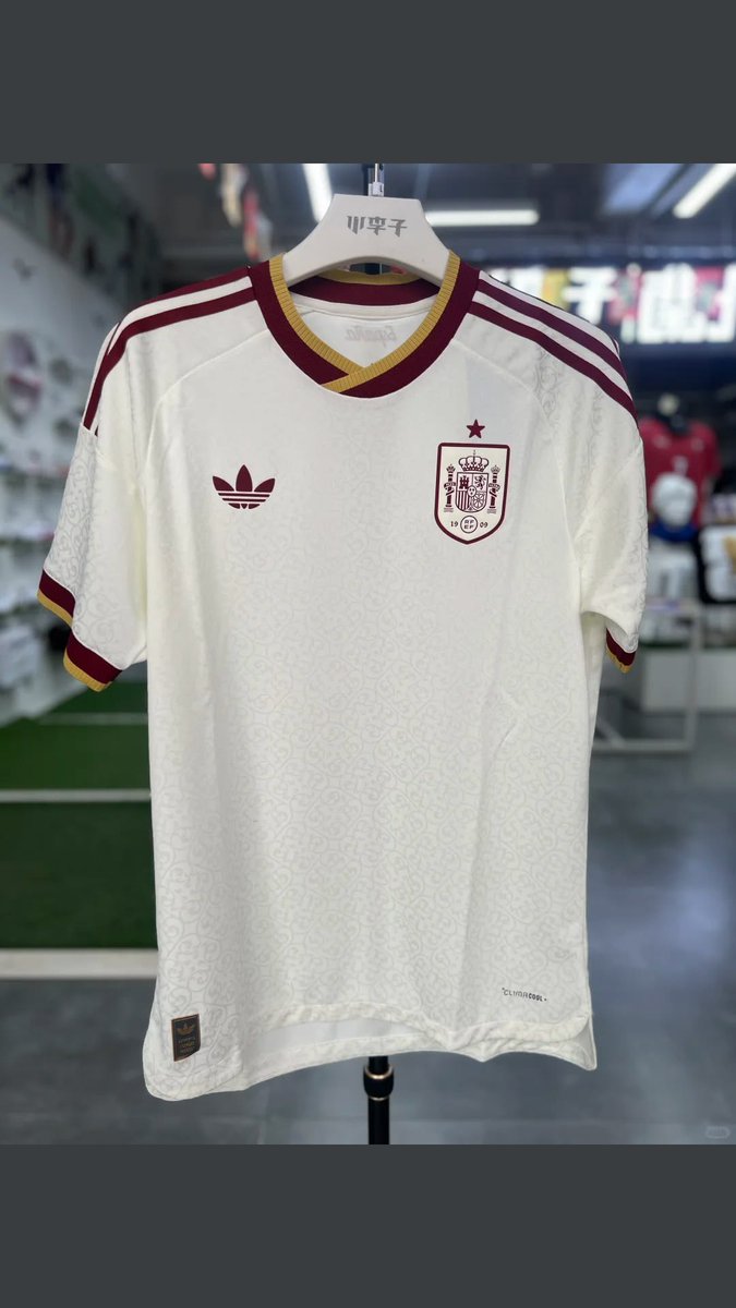 CyCPicks's tweet photo. Camiseta de España del mundial.

4€ me ha costado 

Nada que envidiar de la estafa de 100€ de la tienda de Adidas.

Os dejo link abajo https://t.co/nmraF0lFfI