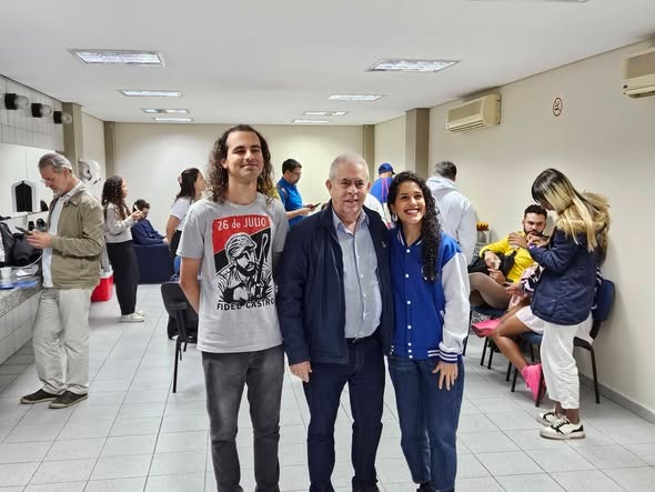 EmbaCubaBrasil's tweet photo. 🗣🇧🇷🤝🇨🇺 Cônsul Geral de Cuba em São Paulo participa de reunião do Conselho da UNE

Na manhã de 5 de junho, o Cônsul Geral de Cuba, Embaixador Benigno Pérez Fernández, participou da reunião do Conselho da União dos Estudantes (UNE) do Brasil, realizada na UNIP. 1/3 https://t.co/B4qucVeADb