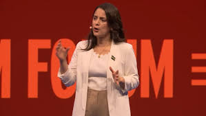 wrjade's tweet photo. EL INDEPENDIENTE TV: 
DISCURSO DE DIPUTADA CLAUDIA ORTIZ EN NORUEGA PONE NERVIOSO AL OFICIALISMO.
https://t.co/imdDHTV0QC https://t.co/ltNh3ciMeX