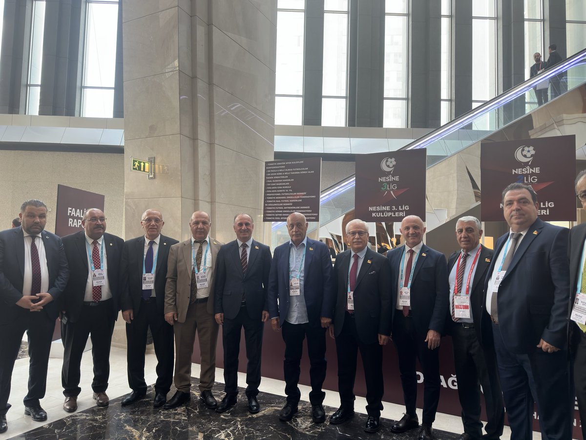 ADANAASKF's tweet photo. Ankara’da gerçekleştirilen TFF Mali Genel Kurulunda TFF Başkanı İbrahim Ethem Hacıosmanoğlu ile genel kurul sonrası TASKK Genel Başkanı Şener Aydın, TASKK Genel Başkan Yardımcı ASKF Başkanı Dr Ahmet Bozan ve TASKK delegeleri bir araya geldi.
@DRAHMETBOZAN @taskk_1980 https://t.co/ulD19VzyjF
