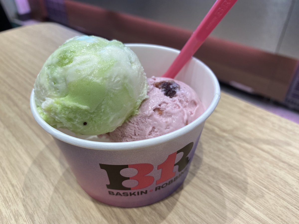 isa_y_'s tweet photo. 31食べたけど2人の色合いに見えてきた https://t.co/kvUZ6gtnCE