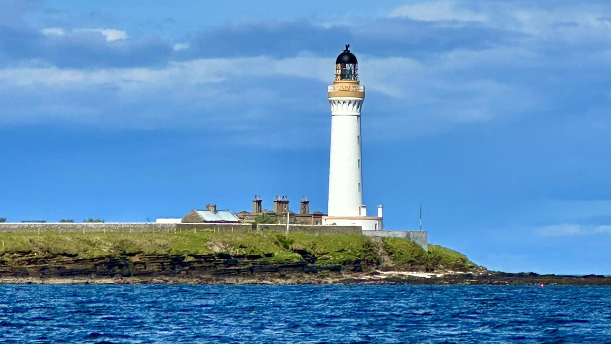 SeaMeakin's tweet photo. Around in Scapa Flow 🤩 #orkney https://t.co/OtLyYivS6g
