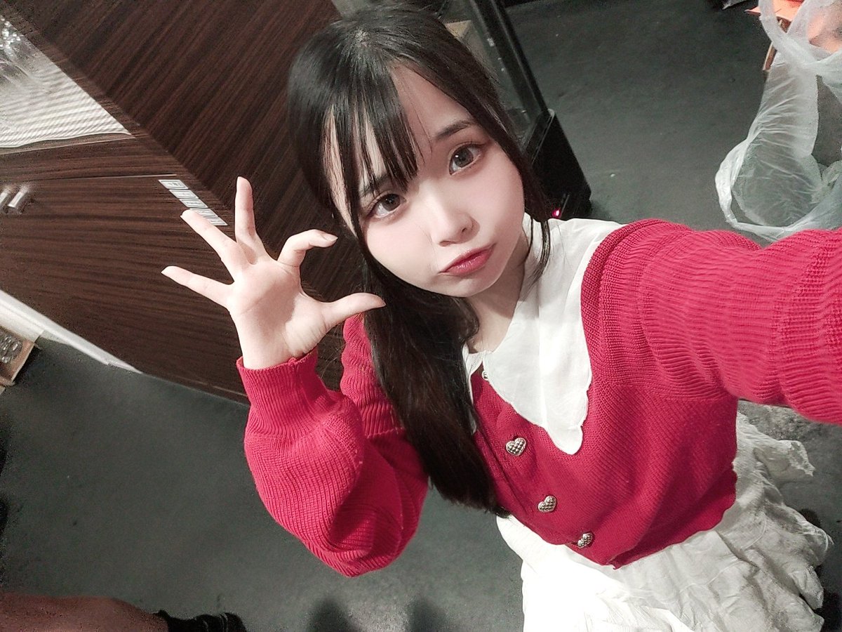 guild_kohane's tweet photo. ログインしてます！
あいしゃさん、むむさんとご一緒させて頂きます！
むむさんは初めましてで、とっても可愛いので緊張しています…🥹💕
今日もイメージは平成の踊り手さんです🕺
昨日がハニワで、今日はボカロ踊ってそう(偏見)
5時までお待ちしております🙇‍♀️
#アニソンバー　#コンカフェ https://t.co/IZEyZhtfMe