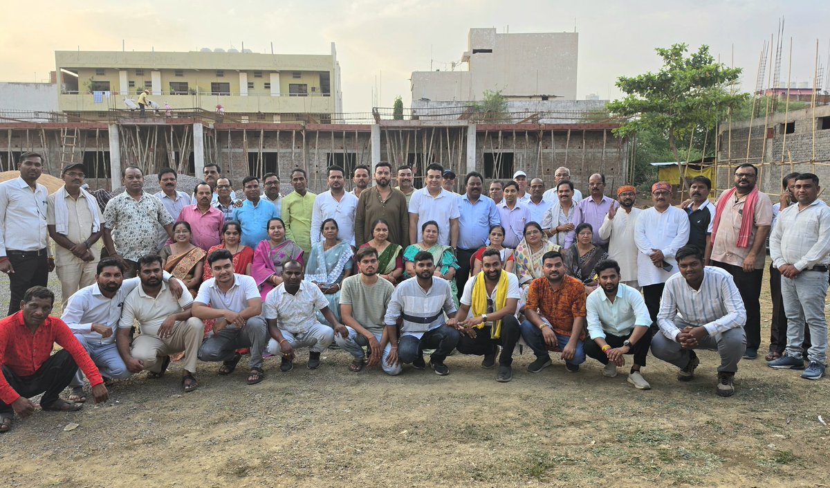 pradeepsahucg_'s tweet photo. हर पौधा एक संकल्प है स्वच्छ पर्यावरण,सुरक्षित जल और समृद्ध भविष्य का

छत्तीसगढ़ प्रदेश साहू संघ द्वारा संचालित "वृक्षारोपण, पर्यावरण जल संरक्षण अभियान" के अंतर्गत आज रायपुर कर्माधाम,शहर जिला साहू संघ के तत्वाधान में वृक्षारोपण कर पर्यावरण संरक्षण एवं जल संवर्धन का संदेश दिया गया https://t.co/12s6ieBL91