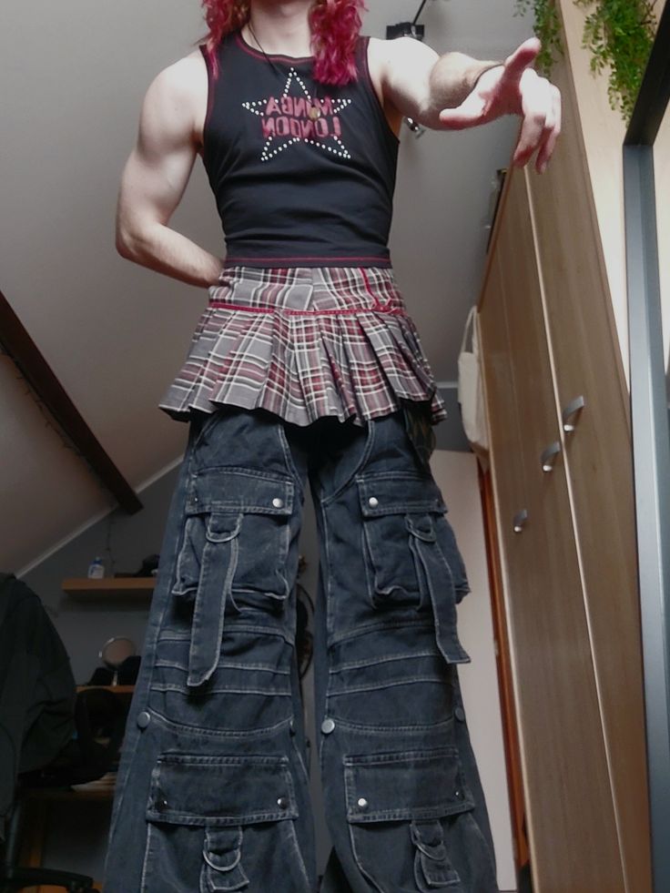 litlesprout's tweet photo. Imagine Osumi with red hair and in this outfit 🤤 https://t.co/QVJlZ5ZIoH