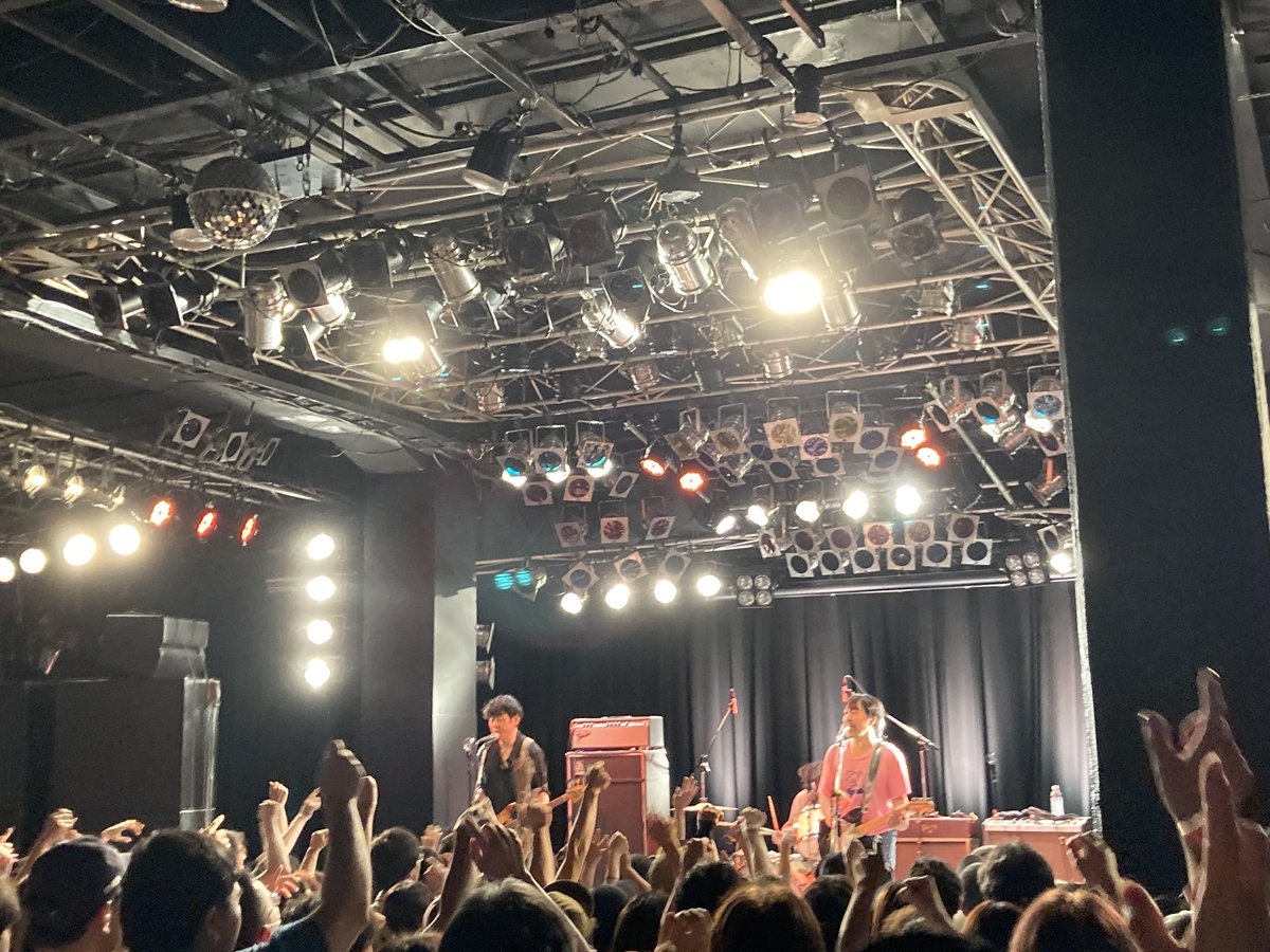 onecoil's tweet photo. 2026/06/07(日)サニーデイ・サービス@横浜ベイホール
ワンマンライブは久しぶりに行けた。
いっぱい演ってくれて嬉しかった。
アコースティックコーナーも良かった。
アンコールで新曲も！
3時間45分すごすぎた。 https://t.co/z3d1ze4mim