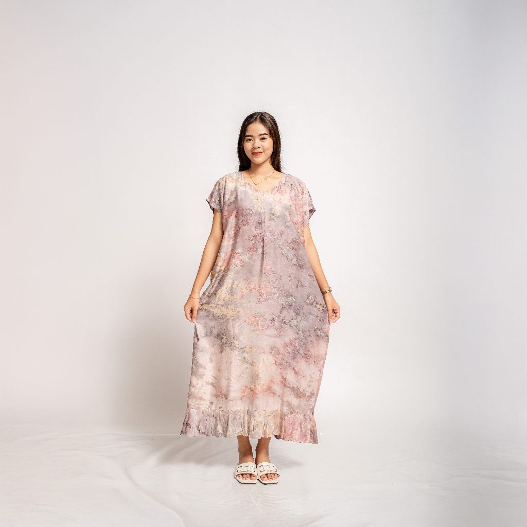 wsrirh's tweet photo. "Emang boleh ya dasteran tapi secakep dan senyaman ini buat OOTD rumah? Sumpah, bahannya dingin banget, anti-gerah seharian! Wajib punya minimal dua warna, nih.
Belinya disini 👉🏻
https://t.co/iUMTOy4XHT https://t.co/kIR1EROKh1