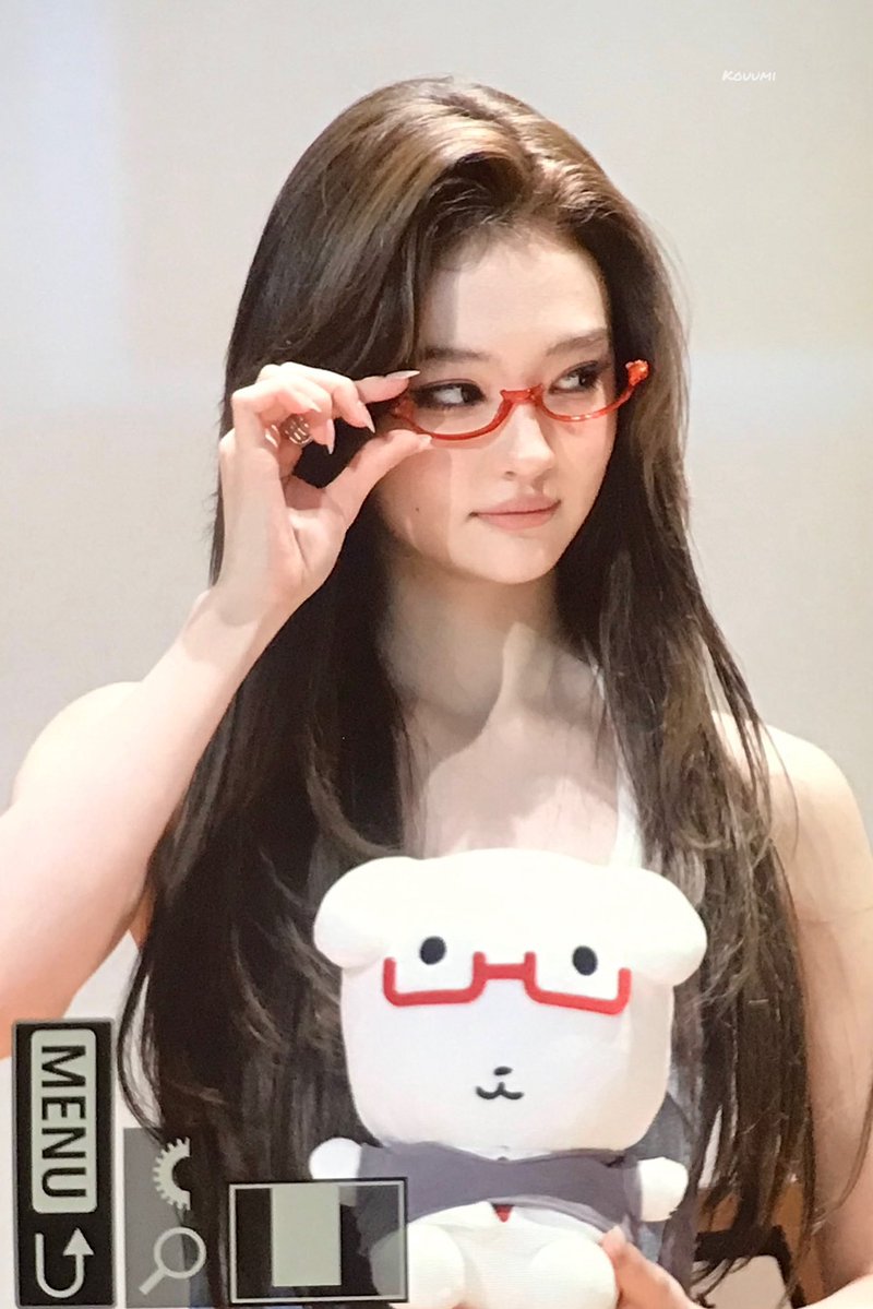Elllllazhao's tweet photo. 너무 귀엽다, 내 심장이 견딜 수 없어... https://t.co/qpeYyN0m9X