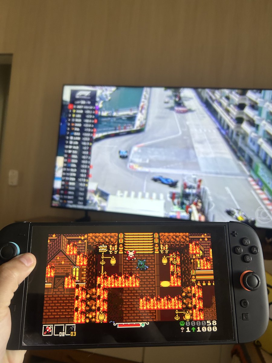 Rafa_9000's tweet photo. Assistindo F1 e jogando o GOTY: https://t.co/A2JeFF9yae