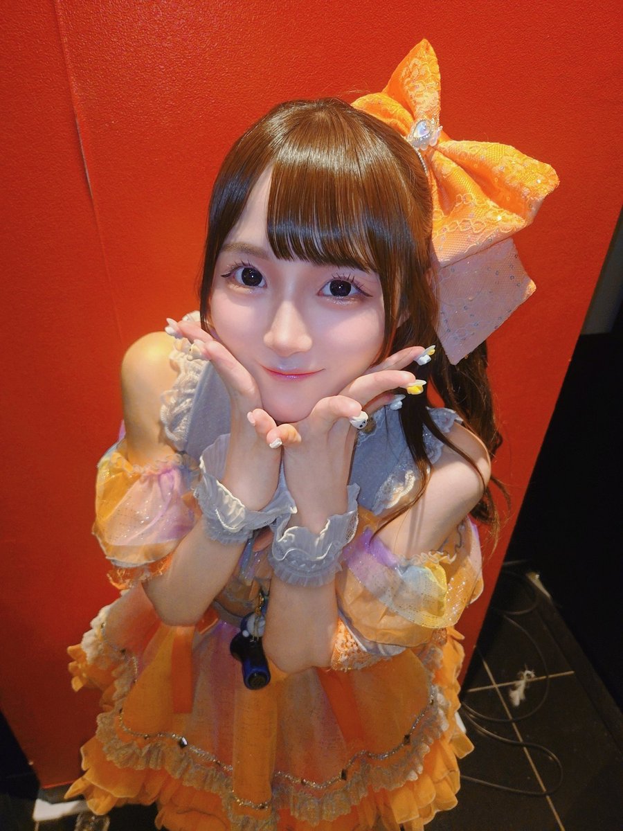 38ochan's tweet photo. ハニスパ知ってる曲あって嬉しかった🎶
初めましてはパフォーマンスが惹かれたゆいりちゃんと🎶
ネイルかわいいね！って言い忘れました

#ゆいりとねんね https://t.co/W2dPGqEEAh