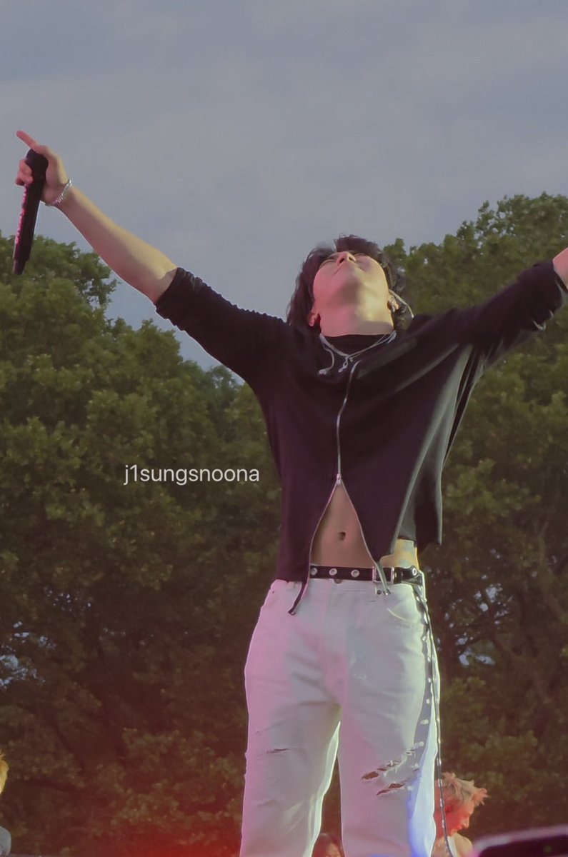 misoversae's tweet photo. the tummy and the tattoo omg i need to be sedated https://t.co/qjJO2f67S5