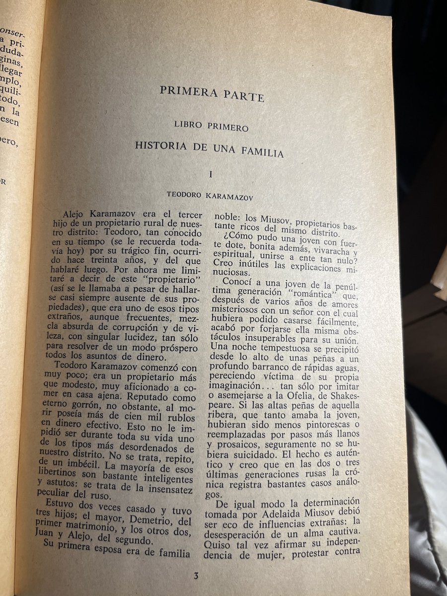 hijadelcentro's tweet photo. ser joven era leer en esta letra en dos columnas volviendo atrás cada dos minutos para saber de quién estamos hablando
amo porrua no es una crítica es una nostalgia https://t.co/Nn3LL67L4M