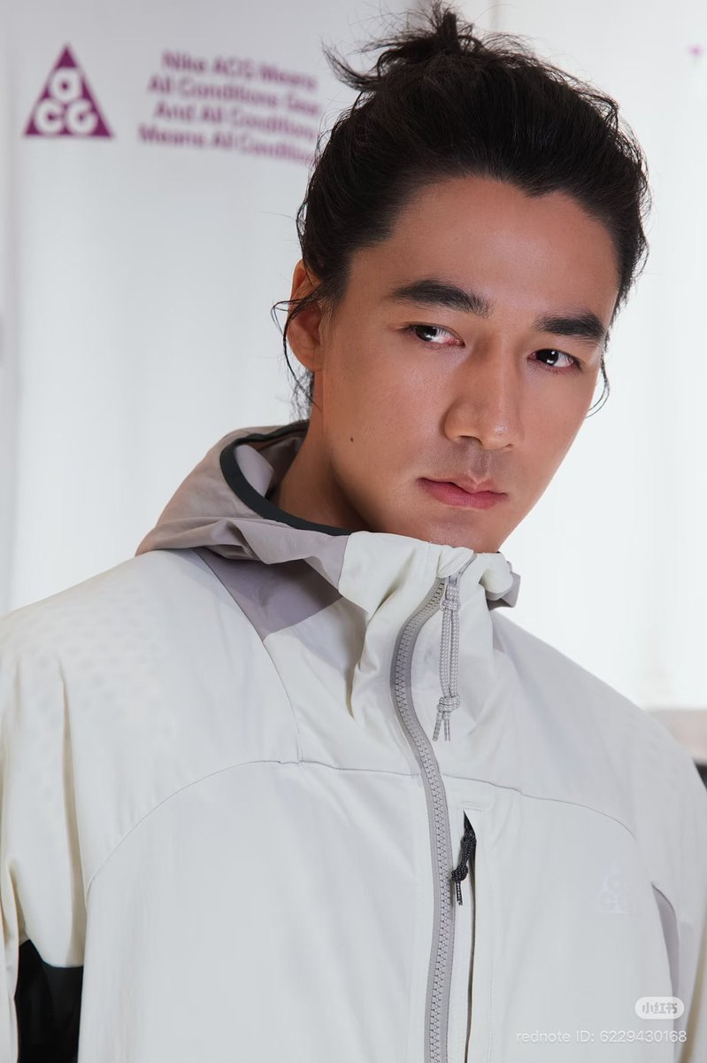 mk_chronos's tweet photo. Omg … this man is godly stunning 🥹🥹🥹 
#CiSha’s bare-face photos taken by professional photographer yesterday 💖💖💖 https://t.co/K4pTTQdQel