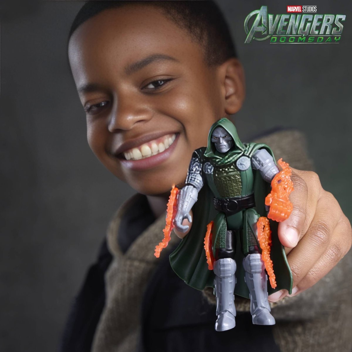 preterniadotcom's tweet photo. Hasbro ActionVerse 4-inch Marvel Studios Avengers: Doomsday Doctor Doom &amp; Thor (Thing &amp; Beast are also featured on the card back cross-sell). https://t.co/sBuUqRlv8Y