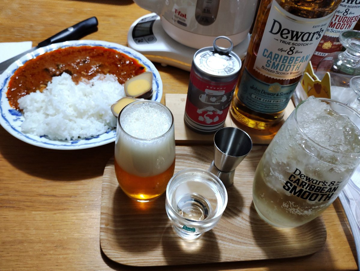 sake_nomonomo's tweet photo. 晩御飯は青森駅ビルで買ってきた弘前の andSPICEさんの青唐辛子とココナッツのチキンカレーと弘前の煮玉子屋さんの煮玉子を頂きました🍛🥚 青森出張があるとカレーと煮玉子はほぼ毎回仕入れてきますがこれからの季節はクーラーバックと保冷剤は必携アイテムですね✨ https://t.co/eNpsXQC3Sp