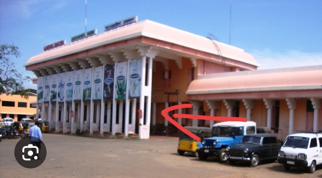 dk_tnj's tweet photo. The marked spot (red) should be the entry point for cars and autos to reach the arrival terminal easily, like at Nagercoil Junction. If vehicles are allowed only to enter, drop off passengers, and exit, why are the barricades needed?Removing them would free up more space https://t.co/0RkNMEVRz8