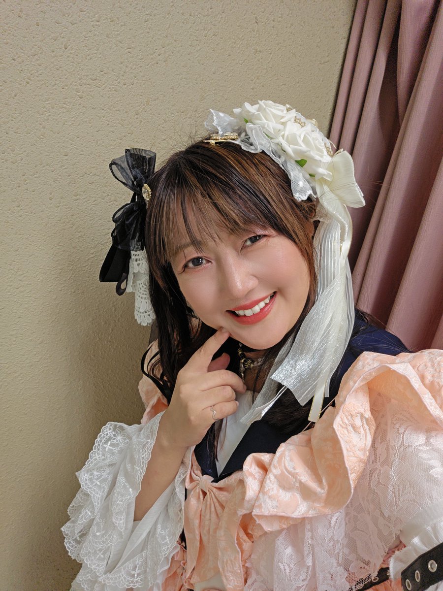 momoiktkr's tweet photo. #HNGSONIC 2026春→夏
会場の外は梅雨入り、雨もようでしたが、ステージは夏みたいな熱さ！思い思いに一緒の時間を楽しんでくださって、ありがとうございました！
サイン会も初めてさせていただきましたが、
直後に感想を伺えて嬉しかったです！
主催さん、スタッフさん、共演のみなさん、そしてなにより、参加してくれたあなた、ありがとう〜！
今回こられなかった方もまたきっと、HNG SONICでお会いしましょうね！！