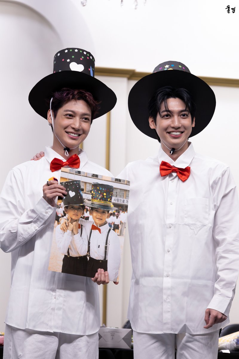 nekobasu513's tweet photo. 260607 15주년 팬사인회

#보이프렌드 #BOYFRIEND #영민 #YOUNGMIN #ヨンミン #광민 #KWANGMIN #クァンミン @YM_950424 
@KM__950424 https://t.co/Ms32eRTf4J