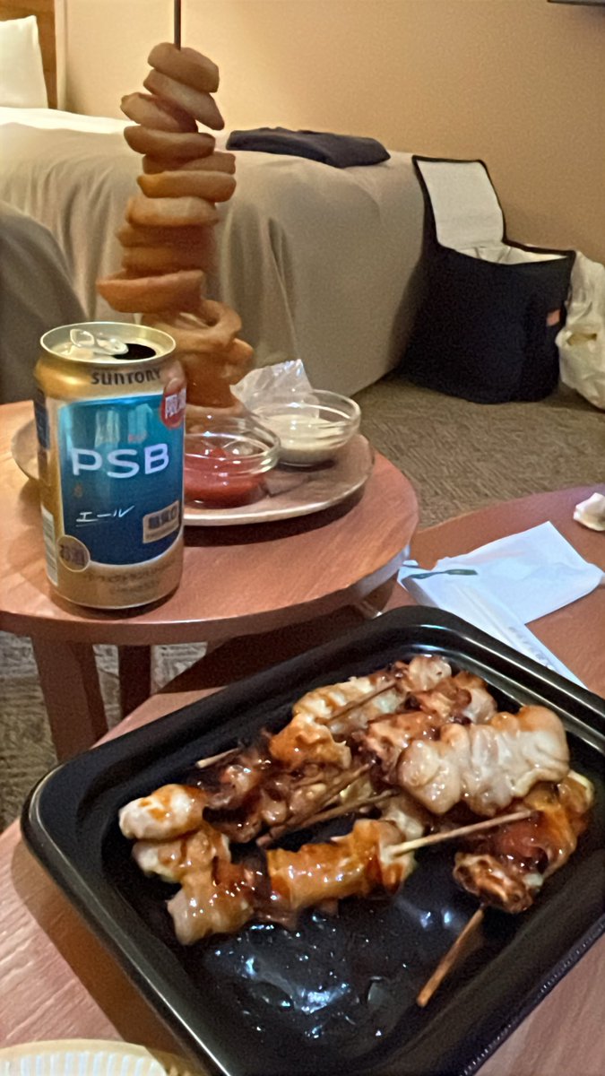 111_odyssey's tweet photo. 昨日は急遽夜勤明けからの札幌ホテルの屋上で焚き火🔥のできるホテルにに宿泊 https://t.co/TPMmd95VrN