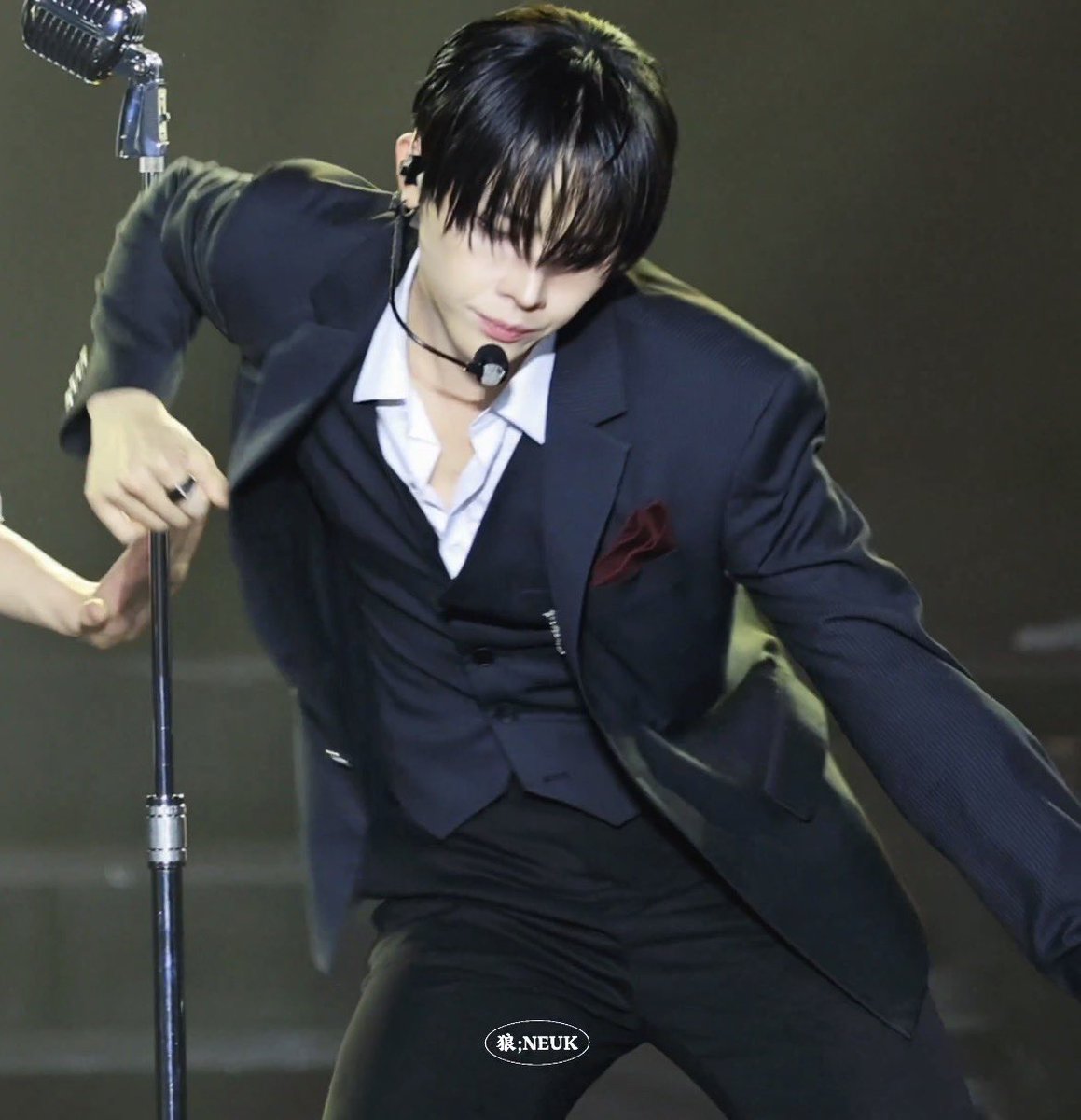 thislovers_0's tweet photo. ㅇ ㅏ… 너진짜바지안맞아서다른거입엇다고 https://t.co/XsmEQE4Mnc