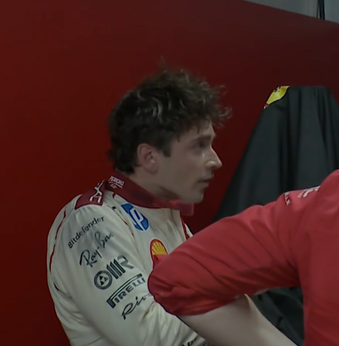 blog_formula1's tweet photo. LECLERC FURIOSO APÓS A BATIDA https://t.co/TuWIR3imGc
