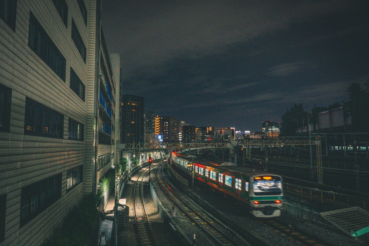 semashi_camera's tweet photo. 線路は続くよどこまでも。 https://t.co/42PQJVpZj9