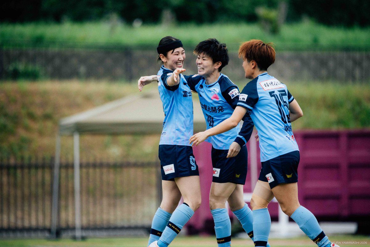 FC_FUJIZAKURA's tweet photo. ／
#FCふじざくら山梨 VS ディオッサ出雲FC
マッチレポートをアップ！
＼
平山監督と #内藤夏鈴 #出口春奈 のコメントをお届け！マッチレポートもアップ。
かりんの移籍後初ゴール🔥サッカーの町、#韮崎市 で3連勝✨
▼マッチレポート
https://t.co/xpqgBMl7em https://t.co/0AktTOzBK5