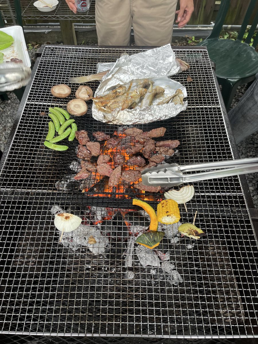 bangving's tweet photo. 仲間とBBQ！雨降っても屋根があるから大丈夫な場所。美味しかったです♫ https://t.co/mmUNxclqaR