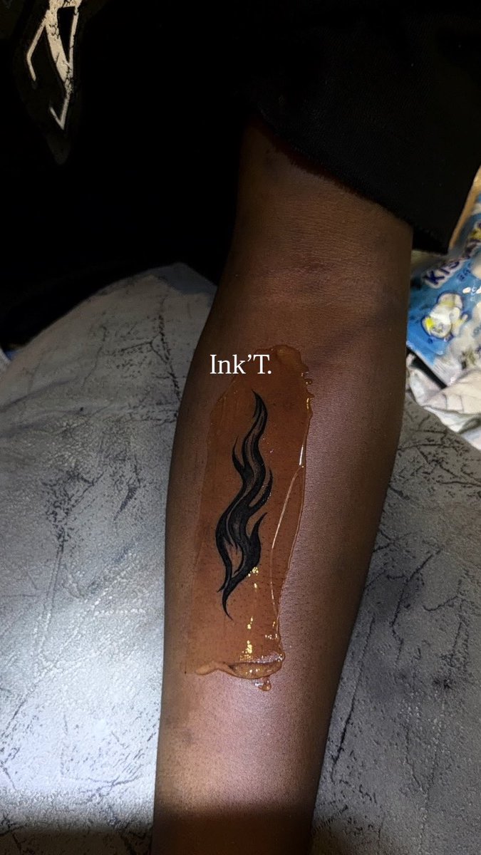 aspecofwood's tweet photo. Hii! my name is Tife (in case Ayra Starr asks), I’m a TATTOO ARTIST and here’s some Ink by T.

📍- Victoria island, Lagos.
Starting price- 20,000.

Get Ink’T!💋 https://t.co/xWOj5dGsjg