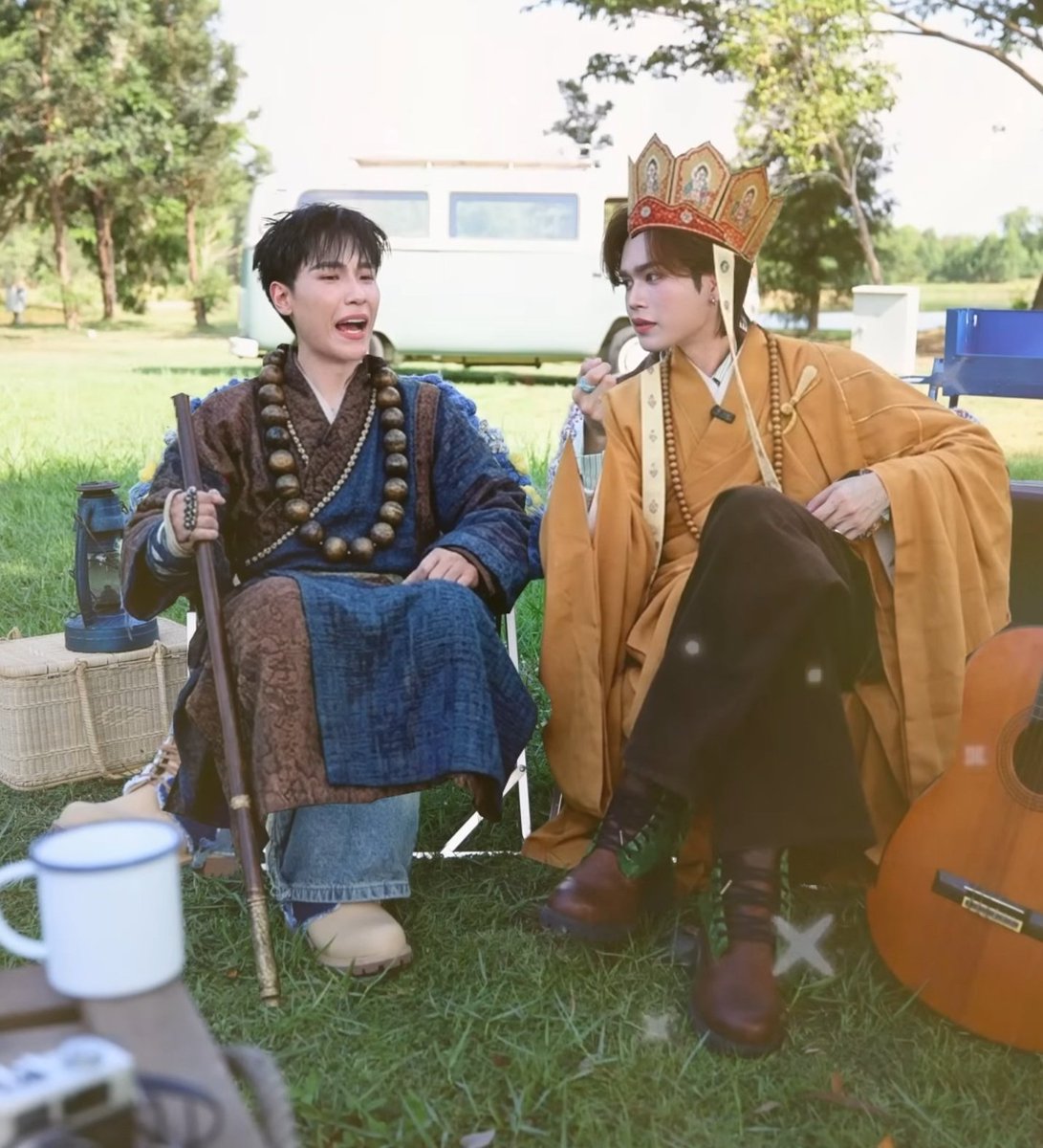 bbbittersweettt's tweet photo. จะเป็น พระถังซัมจั๋ง และ ซัวเจ๋งแล้วล่าสุด พี่ดาราเปรียบการเดินทางของจูม้าค เป็น ไซอิ๋วไปชมพูทวีปแล้วววววว !! เชื่อแล้วว่าพี่จูชอบอ่านหนังสือ อ่านเยอะจริง อ่านหลากหลายยยยยย คือรู้รอบด้านจริงๆ 
#JuniorMarkConcert https://t.co/gagt9hYe0j