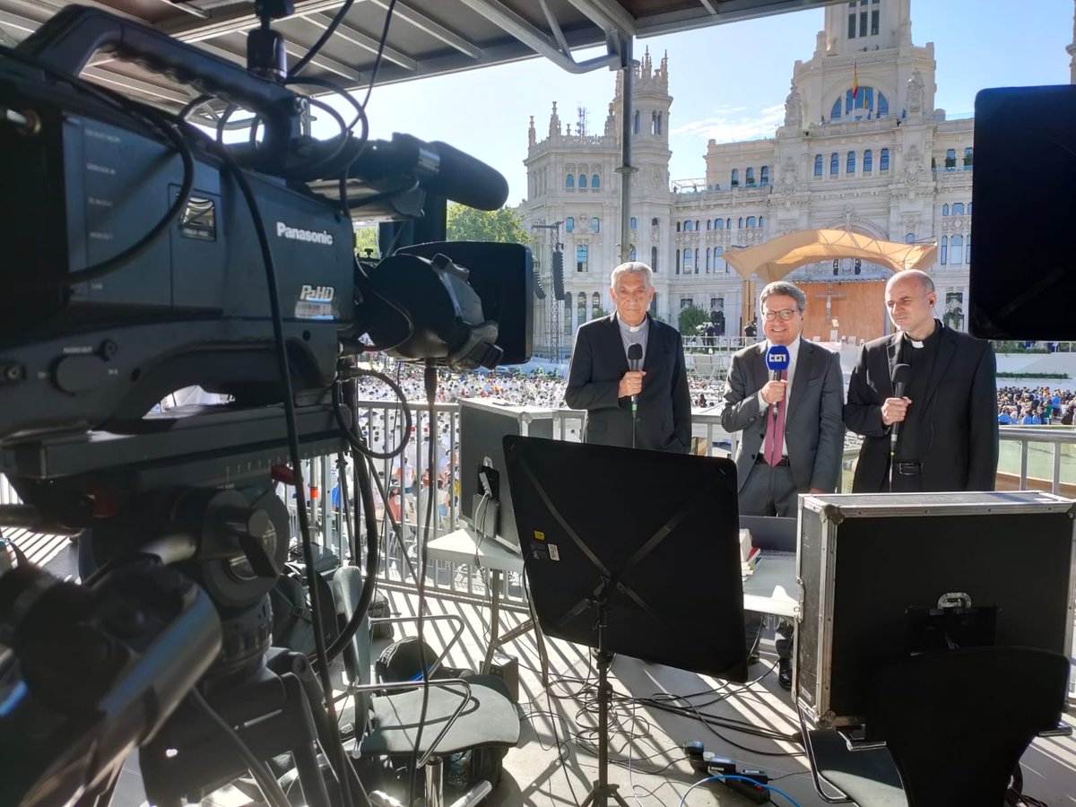 AtmBroadcast's tweet photo. 🎥📡 ATM Broadcast participa en la cobertura internacional de la visita del Papa León XIV a España.

Junto a Eurovisión, ofrecemos para la RAI posición de comentarista y transmisión IP desde la tribuna de prensa,

#ATMBroadcast #EurovisionServices #RAI #PapaAlfonsoXIV https://t.co/4bUNZSmgKA
