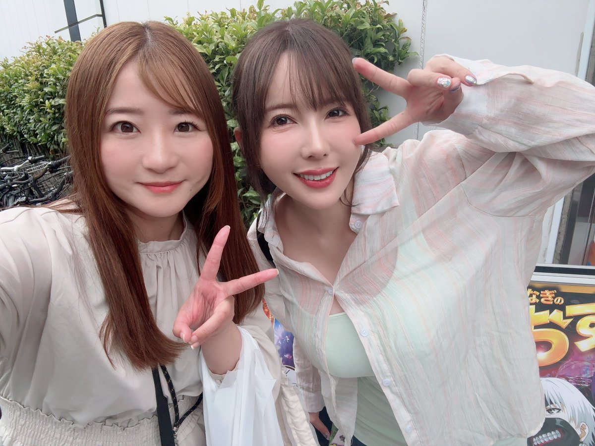 saki_hatsumi823's tweet photo. はたちゃんとのツーショ！！
久々会えて嬉しい🥹❣️
忙しいのに今度一緒に打ち行く予定たててくれた〜🫶🏻 https://t.co/HNnt7lBzia