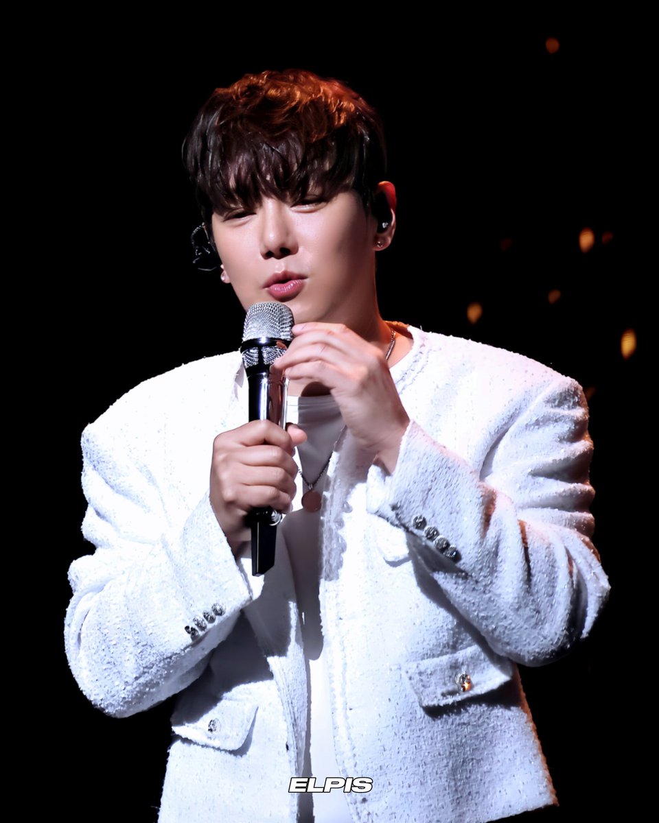 hwatop2's tweet photo. 260524 
환희 Hwanhee 
환희X최수호 Fly With in 수원콘서트
경기아트센터대극장 https://t.co/i83l9JvkRM