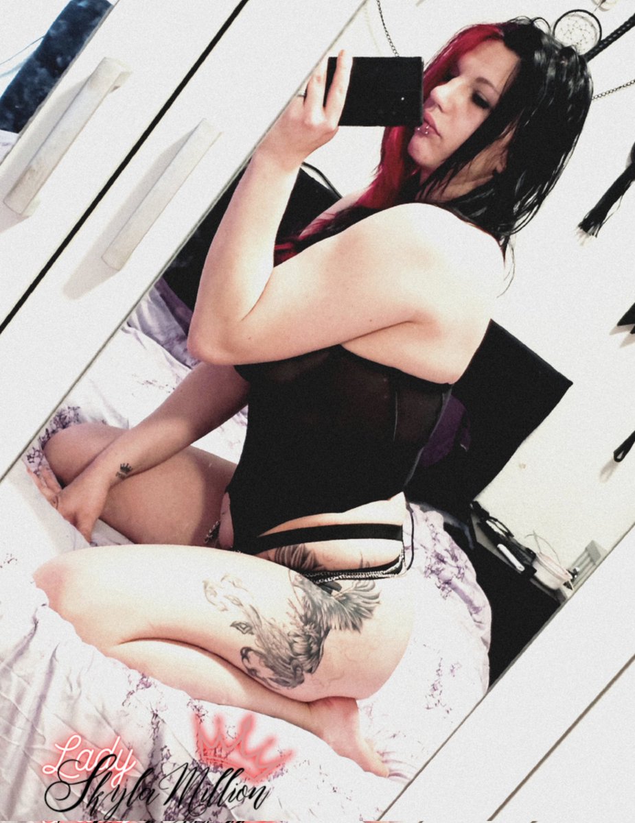 mina_silence's tweet photo. Happy Birthday to me 🥵🔥

Mach dich noch nützlich Bitch 

#Findom #Femdom #Mistress #Goddess #Geldherrin #Paypig https://t.co/r1vgCxQAbL