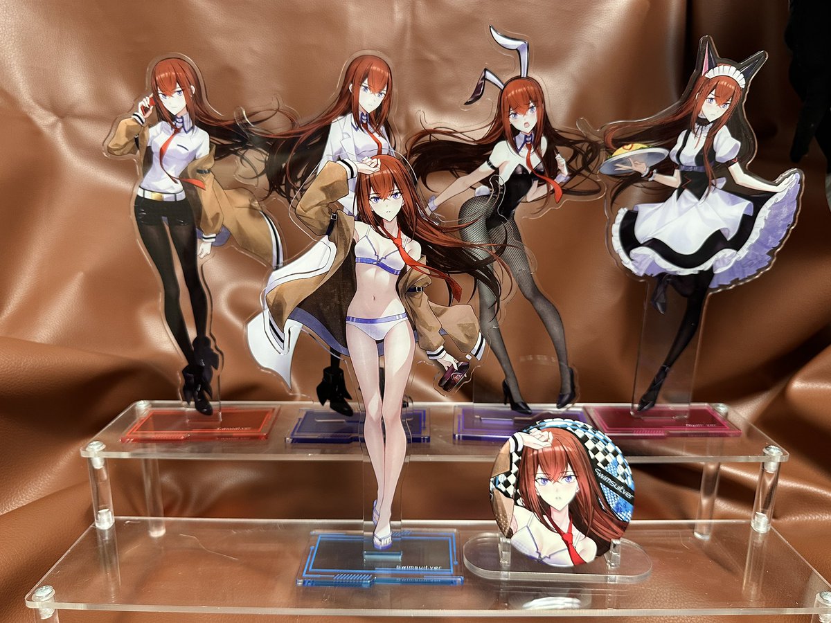 Shirase_Rin's tweet photo. 水着両面アクスタのサンプルが届きましたー

原材料費の値上がりとコミケ会計の簡略化のため、今後こちらの5種類のアクスタは缶バッジ付きセット（2,000円）に統一します🙇‍♀️ 

BOOTHは7月から価格調整予定なので欲しい方は今のうちにどうぞ〜

後ろの既存4種は在庫少です https://t.co/PEigN55Qc4