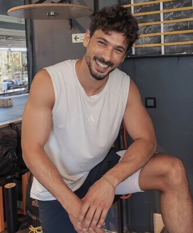 DCA_RULES_ONLY's tweet photo. 🖤🔥🤍🔥

Hadi 💫
  Happy Sunday 👁️💪🏼🔥❣️✌🏼

#DenizCanAktaş #Yeraltı https://t.co/dpC6utLeLg