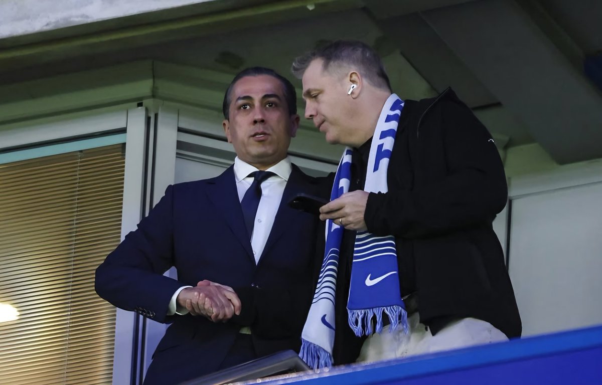 TheBlueDodger's tweet photo. 🚨 The inescapable truth for Chelsea is that Boehly and Eghbali are very different people with very different approaches. Boehly prefers to let others manage the day-to-day running of the club these days, but will still grasp a photo or PR opportunity. Eghbali is more involved wherever he feels he can make an impact.

(@Matt_Law_DT) #CFC