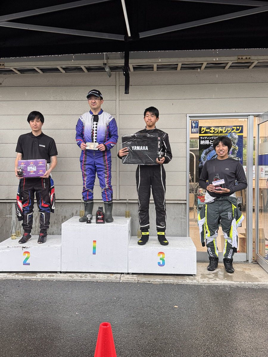 RS_VehCOOL's tweet photo. チルフラ選手は2戦連続2位表彰台を獲得いたしました！おめでとうございます！

優勝された小池選手、強かったです、おめでとうございます！

また、フレッシュマンクラスではまさじ選手が連続クラス優勝を獲得いたしました、おめでとうございます！

#もくもくねね https://t.co/xcf5jLwv68