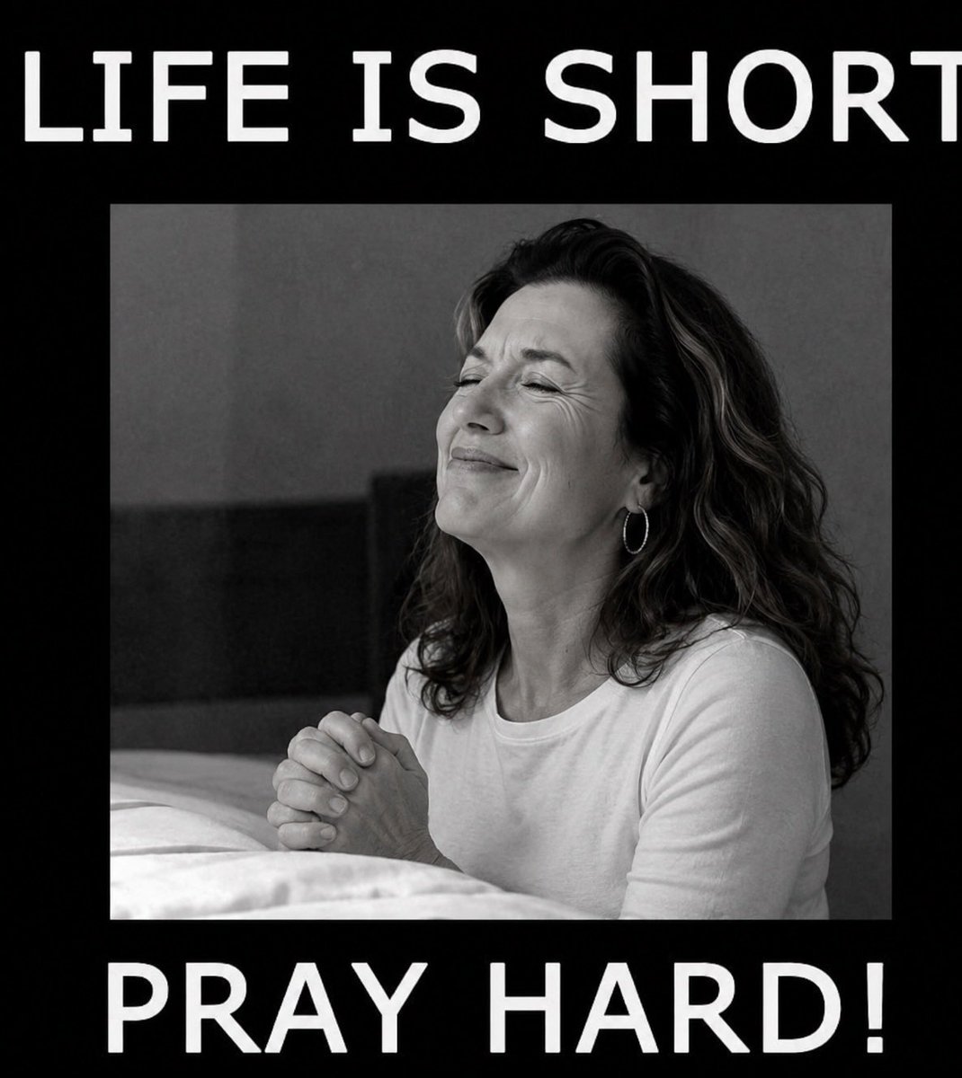 YoAdrienne1968's tweet photo. Happy Sunday. Get right with the Lord today my precious peeps 😈➡️😇 https://t.co/NcPU0QUhTF