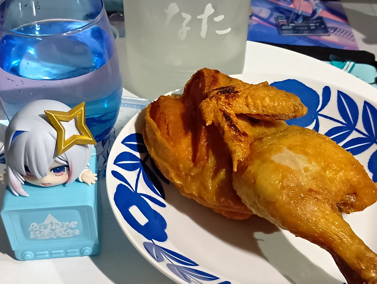 holofun1's tweet photo. 今日は若鶏の半身揚げ（イオンの惣菜）たべた

#天界学園飯テロ部
#天界学園酒カス部 https://t.co/6e9Z7lTjwM