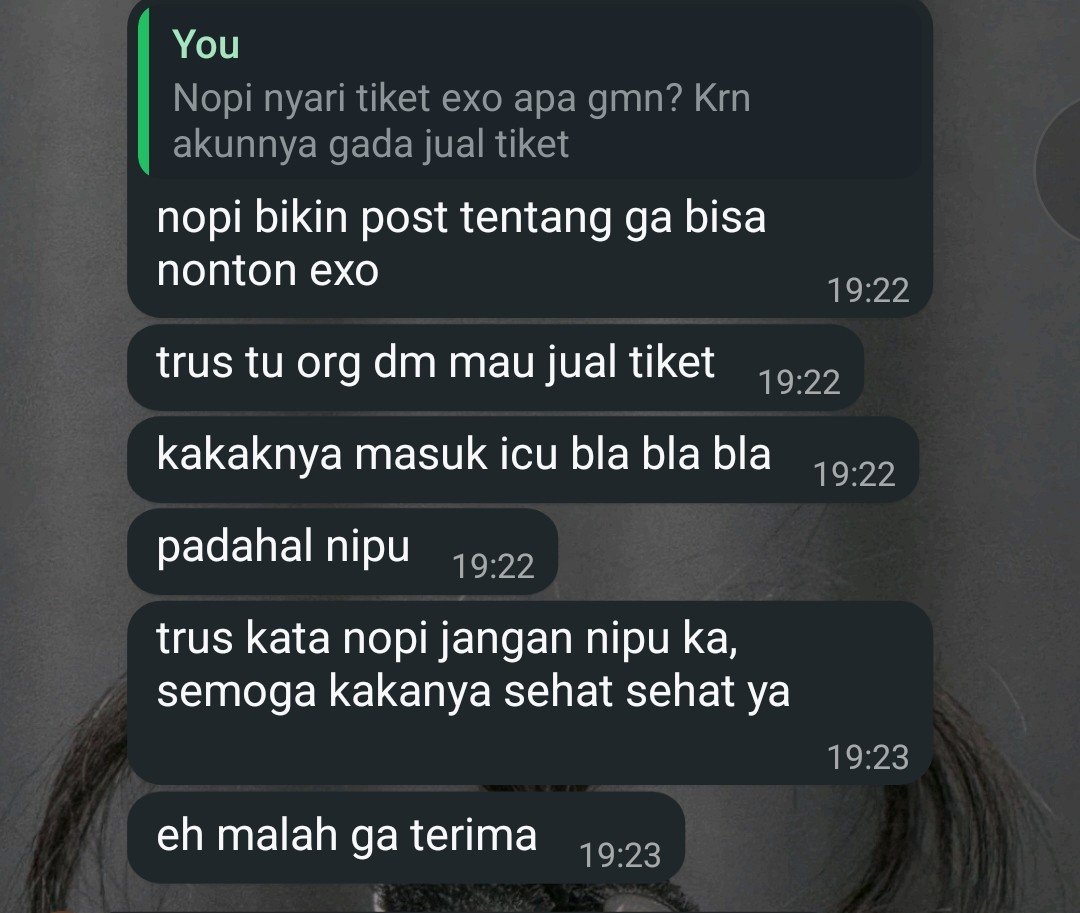 sjwttt's tweet photo. HELP RT SCAMMER💢💢💢

All fandom pls bantu report n block

Kronologi: temenku post sedih gabisa nonton exo, trus di DM bilang jual tiket exo krna gabisa hadir, pas ketauan scammer ga terima dan direpost semua vidionya

Oye @/omyarkk_ on tiktok 
https://t.co/VxEn19XIIq https://t.co/OwoaKaOoZa