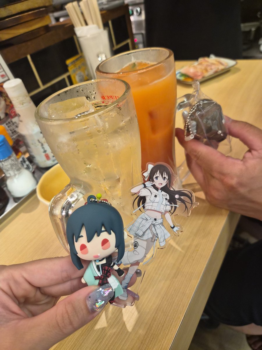Anjnpn1's tweet photo. ﾋﾟﾁﾁｬﾌﾟﾃｨﾝﾄﾝﾀﾝﾄﾝ回収できてよかった乾杯
#虹8th大阪_day2 https://t.co/P9izBcaK26