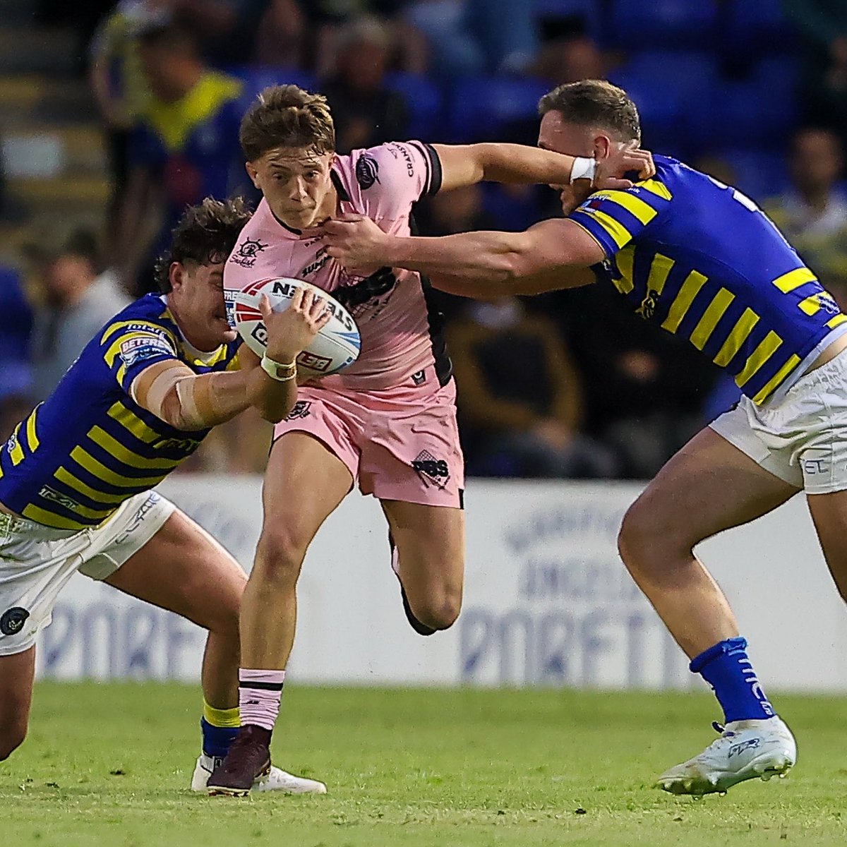 FCComFoundation's tweet photo. ✋ Five players from our local community clubs who impressed against the Warrington Wolves on Friday night! 

Lloyd Kemp 🤝 Hull Wyke RL
Will Kirby 🤝 Hull Wyke RL
Logan Moy 🤝 Skirlaugh ARLFC
Harvey Barron 🤝 Beverley Braves ARLFC
Matty Laidlaw 🤝 Hull Dockers ARLFC https://t.co/0OhSU0yjLa