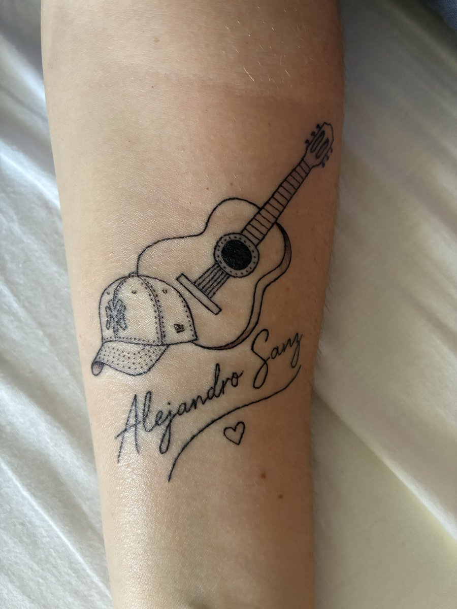 MariaRico16's tweet photo. Más de 14 años siguiéndote y los que quedan. Y ahora también en mi piel para siempre ❤️✨ @AlejandroSanz https://t.co/6YiMyvVMiL
