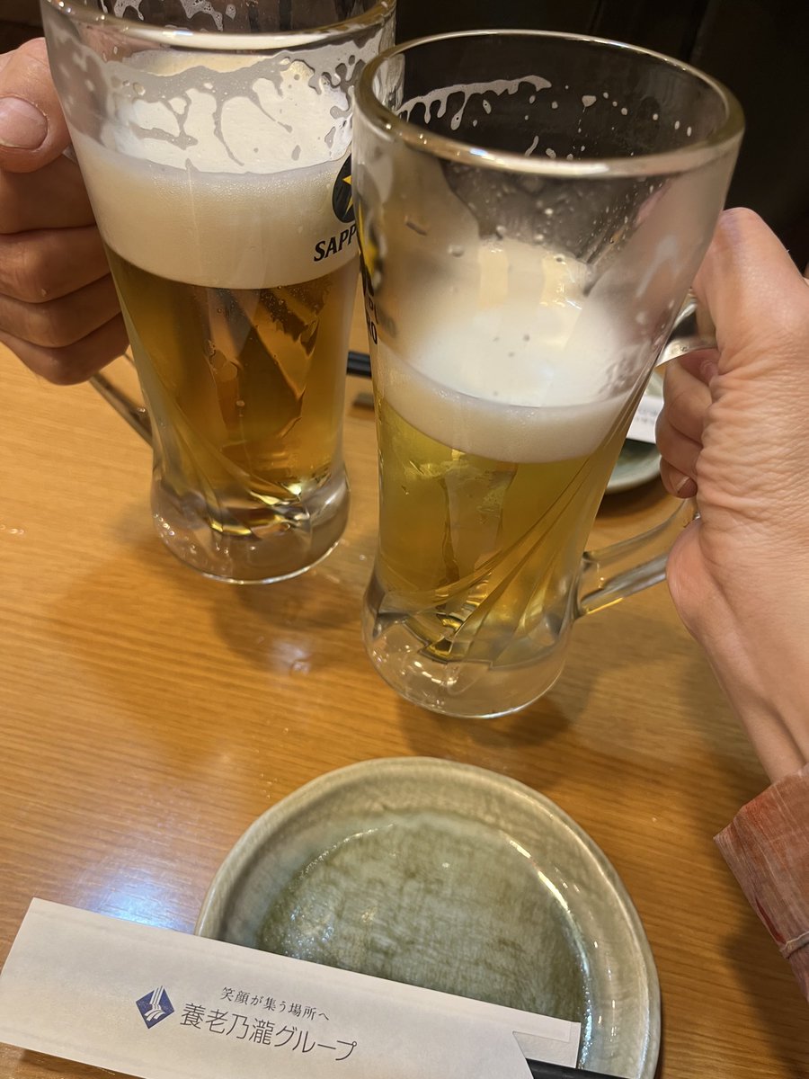amethyst_Fl's tweet photo. 大阪石フリマ、石友さん出てるし石見たいし、行って来ました✨
楽しかったー✨
帰りはビールで乾杯や🍻 https://t.co/vZ6h1j06hw