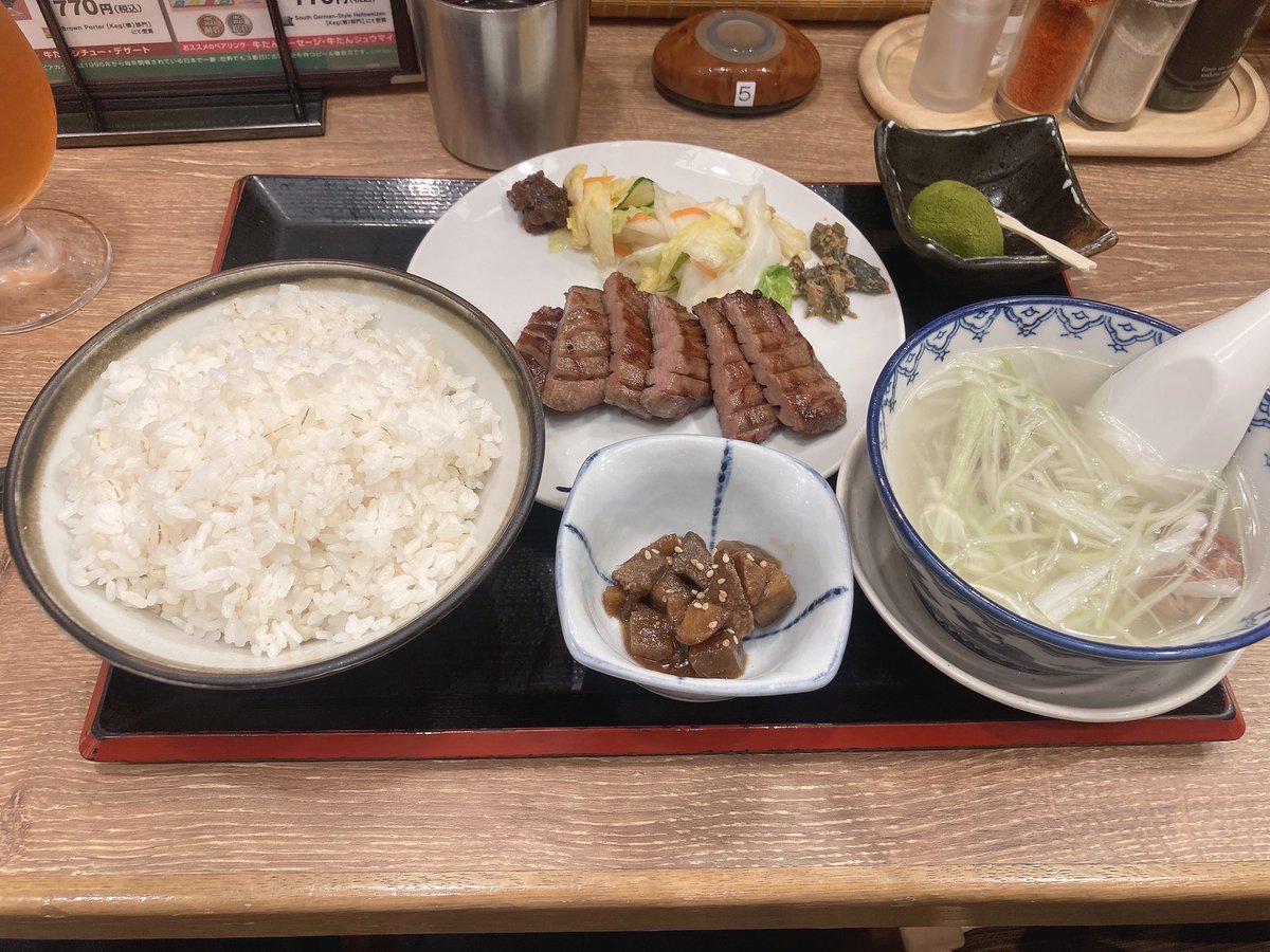 syou_2425's tweet photo. お店悩んだ結果牛タン！ https://t.co/HIsSSttPWo